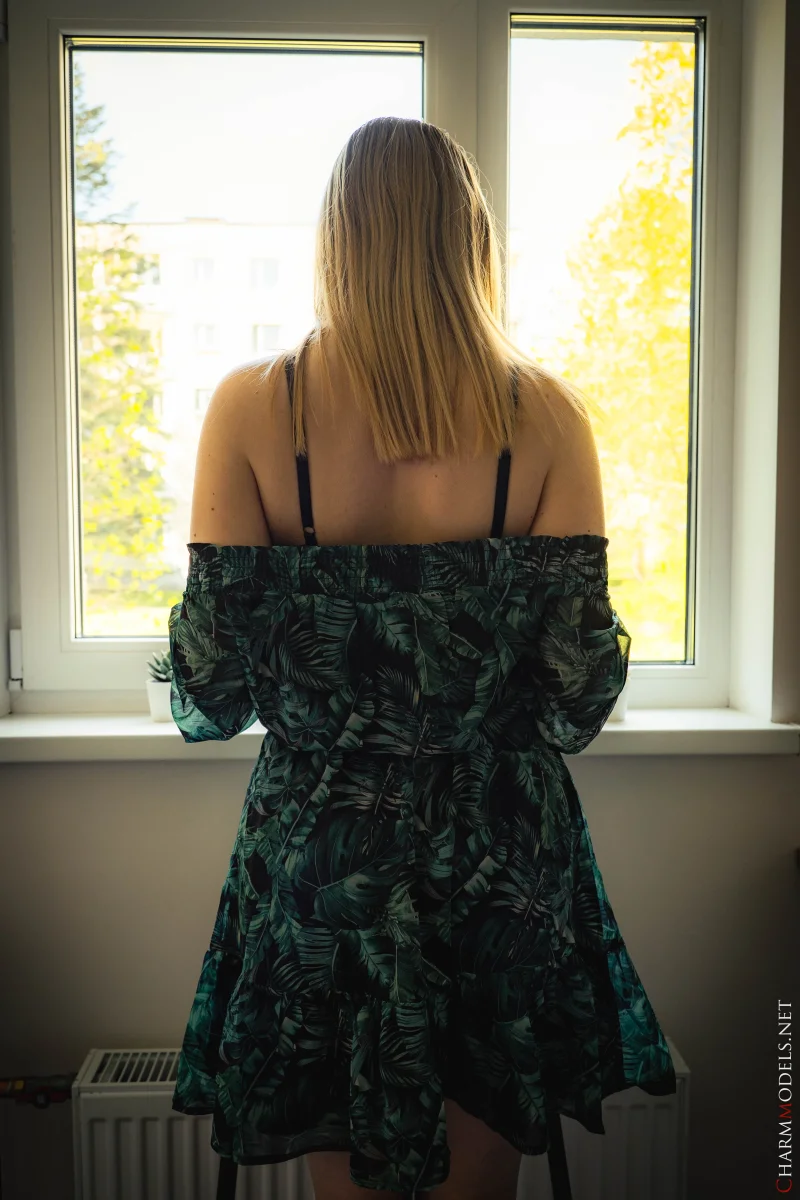 Perfect Bottom Adorable Babe Sofia Preview picture 2