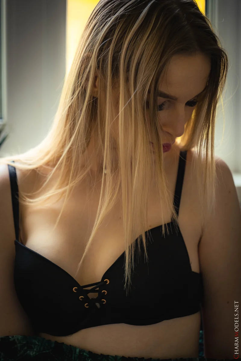Perfect Bottom Adorable Babe Sofia Preview picture 4